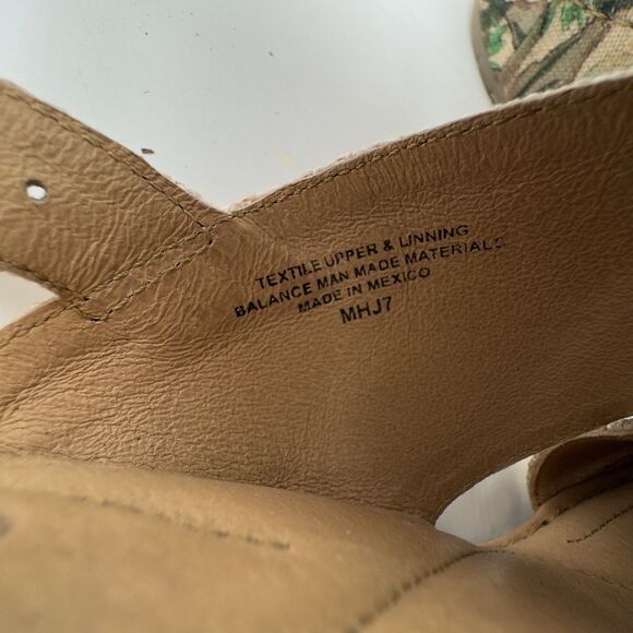 Born Emmy II Tropical Tan And Green Canvas Platform Wedge Sandals W7 - Picture 7 of 9